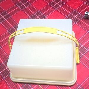 Tupperware Rectangle Cake Carrier with handle